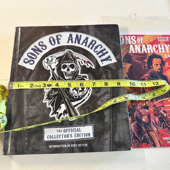 Sons of Anarchy The Official Collectors Edition Book Plus Comic Book - Picture 6 of 9